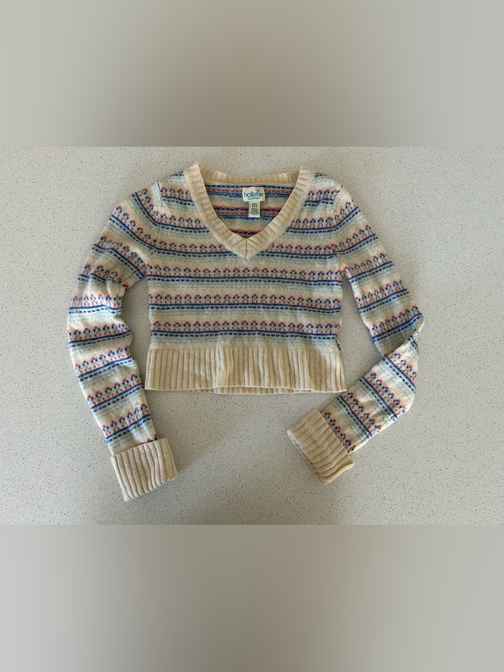 Vintage Hollister Surf Co Wool Sweater
Cropped
V Neck
Y2K
90s
Preppy
Hong Kong
M